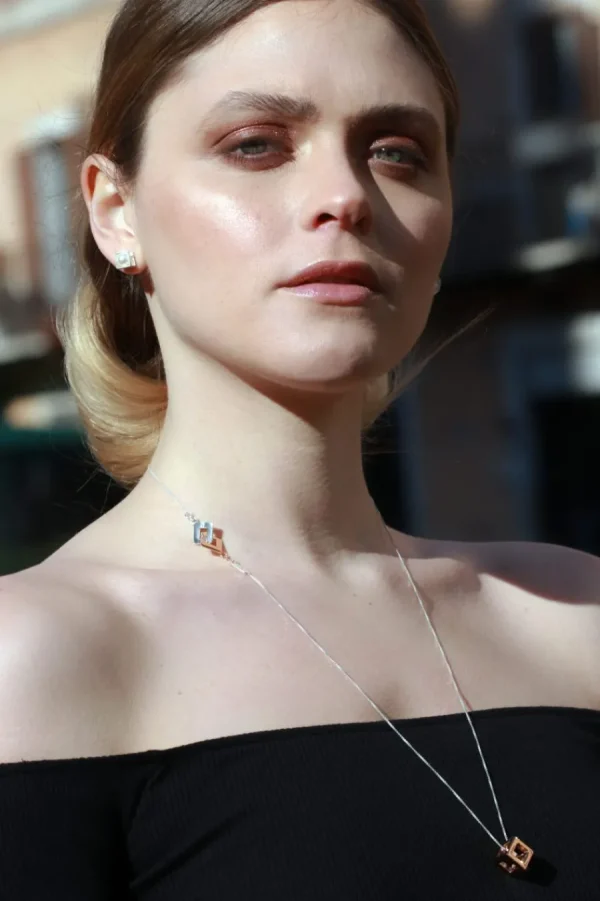 Outlet Orecchini Nara Earrings Bronzo Placcato Oro e Perle Orecchini